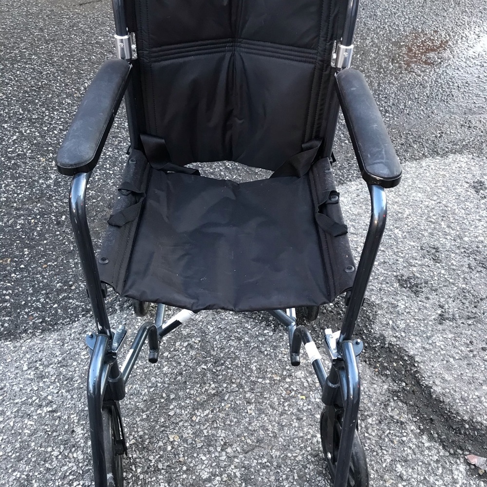 Light weight wheelchair